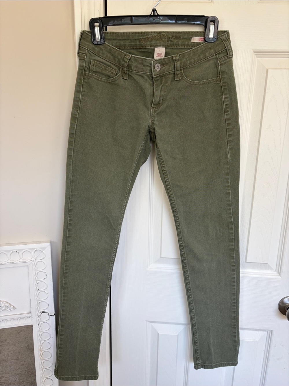 Arizona Jean Company Olive Skinny Jeans - Women's
